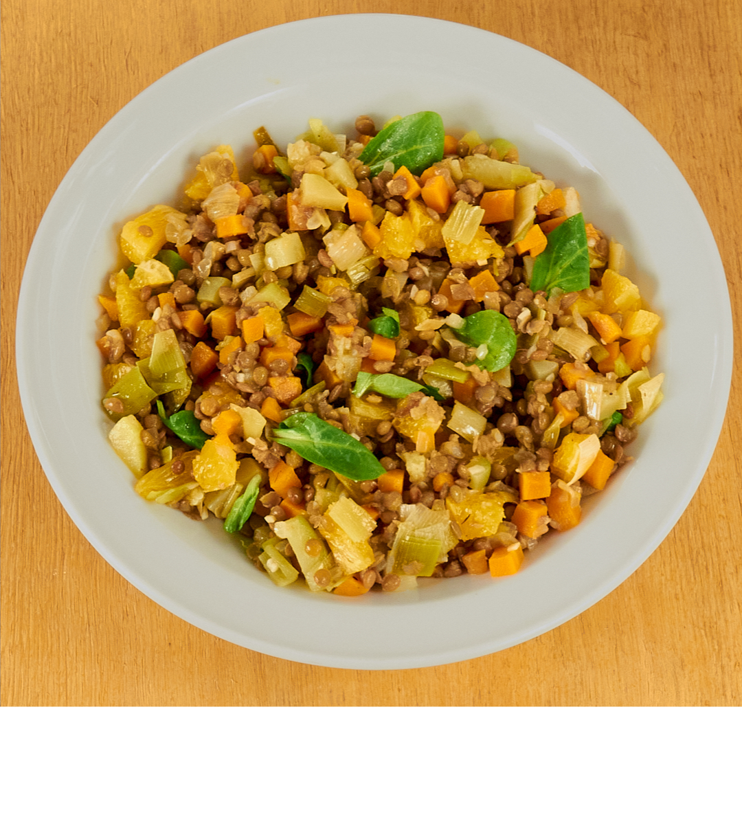 Ensalada de lentejas con verduras y naranja - ensupuntoadomicilio